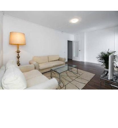 Sagrada Familia Sunny Room برشلونة المظهر الخارجي الصورة